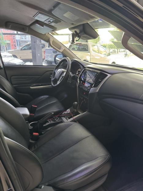 MITSUBISHI L 200 Triton 2.4 16V SPORT HPE-S 4X4 CABINE DUPLA TURBO DIESEL AUTOM�TICO, Foto 10