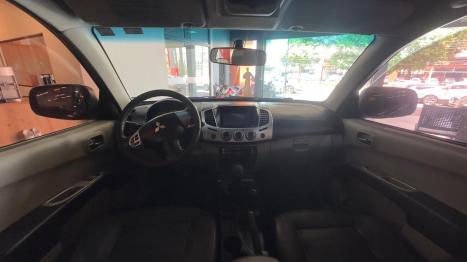 MITSUBISHI L 200 Triton 3.2 16V XB 4X4 CABINE DUPLA TURBO DIESEL INTERCOOLER, Foto 12