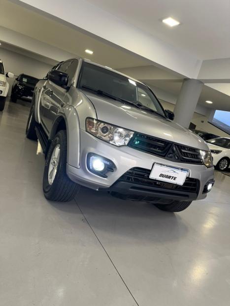 MITSUBISHI L 200 Triton 3.5 V6 HPE 4X4 FLEX CABINE DUPLA AUTOM�TICO, Foto 8