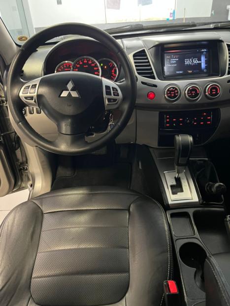 MITSUBISHI L 200 Triton 3.5 V6 HPE 4X4 FLEX CABINE DUPLA AUTOM�TICO, Foto 12