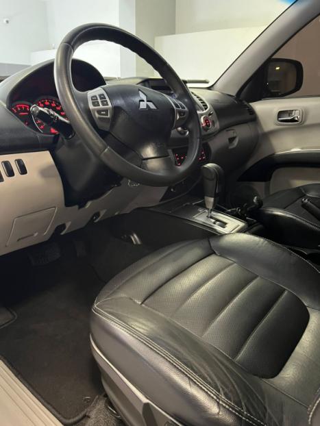 MITSUBISHI L 200 Triton 3.5 V6 HPE 4X4 FLEX CABINE DUPLA AUTOM�TICO, Foto 15