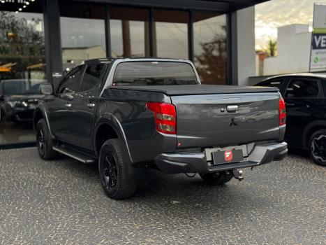 MITSUBISHI L 200 Triton 2.4 16V SPORT HPE MOTORSPORTS 4X4 CABINE DUPLA TURBO DIESEL AUTOM�TICO, Foto 10