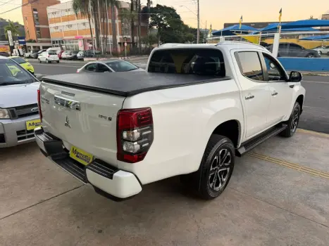 MITSUBISHI L 200 Triton 2.4 16V SPORT HPE-S 4X4 CABINE DUPLA TURBO DIESEL AUTOM�TICO, Foto 4