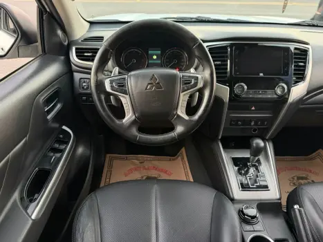 MITSUBISHI L 200 Triton 2.4 16V SPORT HPE-S 4X4 CABINE DUPLA TURBO DIESEL AUTOM�TICO, Foto 9