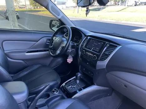 MITSUBISHI L 200 Triton 2.4 16V SPORT HPE-S 4X4 CABINE DUPLA TURBO DIESEL AUTOM�TICO, Foto 13