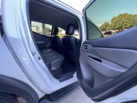 MITSUBISHI L 200 Triton 2.4 16V SPORT HPE-S 4X4 CABINE DUPLA TURBO DIESEL AUTOM�TICO, Foto 14