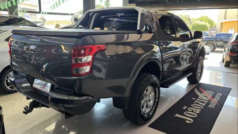 MITSUBISHI L 200 Triton 2.4 16V OUTDOOR HPE-S 4X4 CABINE DUPLA TURBO DIESEL AUTOM�TICO, Foto 6