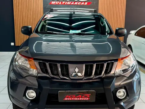 MITSUBISHI L 200 Triton 2.4 16V OUTDOOR HPE-S 4X4 CABINE DUPLA TURBO DIESEL AUTOM�TICO, Foto 2