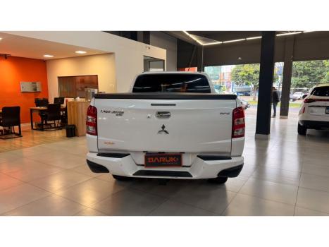 MITSUBISHI L 200 Triton 2.4 16V SPORT HPE TOP 4X4 CABINE DUPLA TURBO DIESEL AUTOM�TICO, Foto 7