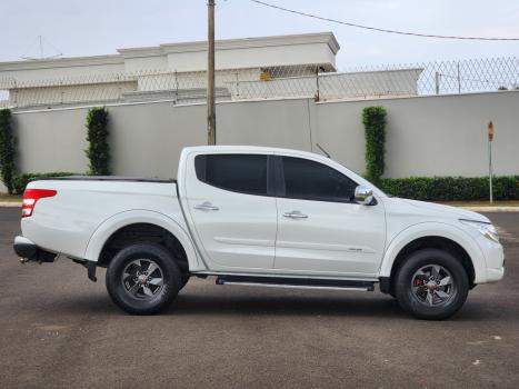 MITSUBISHI L 200 Triton 2.4 16V SPORT HPE TOP 4X4 CABINE DUPLA TURBO DIESEL AUTOMÁTICO, Foto 6