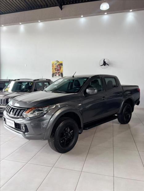 MITSUBISHI L 200 Triton 2.4 16V SPORT HPE 4X4 CABINE DUPLA TURBO DIESEL AUTOMÁTICO, Foto 3