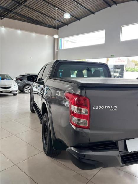 MITSUBISHI L 200 Triton 2.4 16V SPORT HPE 4X4 CABINE DUPLA TURBO DIESEL AUTOMÁTICO, Foto 4