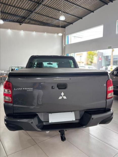 MITSUBISHI L 200 Triton 2.4 16V SPORT HPE 4X4 CABINE DUPLA TURBO DIESEL AUTOMÁTICO, Foto 5