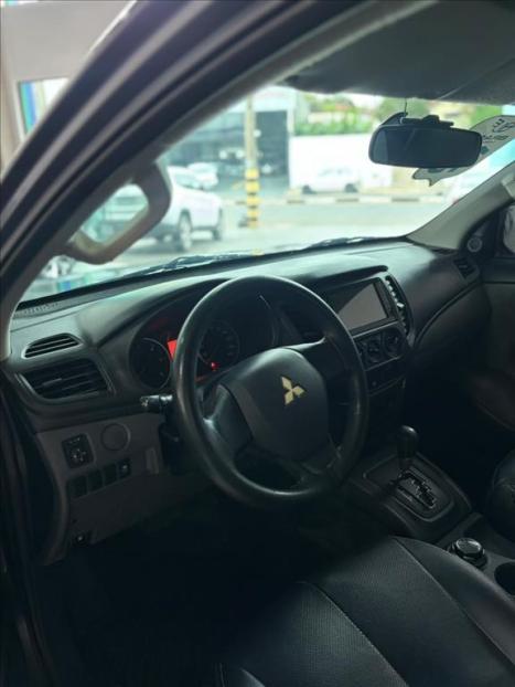 MITSUBISHI L 200 Triton 2.4 16V SPORT HPE 4X4 CABINE DUPLA TURBO DIESEL AUTOMÁTICO, Foto 7