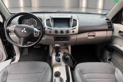 MITSUBISHI L 200 Triton 3.5 V6 HPE 4X4 FLEX CABINE DUPLA AUTOMÁTICO, Foto 9