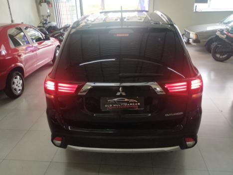 MITSUBISHI Outlander 2.2 16V 4P 4X4 HPE-S AWD DIESEL AUTOM�TICO, Foto 3