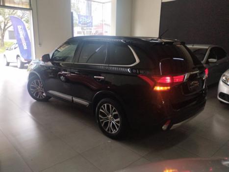 MITSUBISHI Outlander 2.2 16V 4P 4X4 HPE-S AWD DIESEL AUTOM�TICO, Foto 4