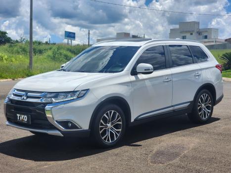 MITSUBISHI Outlander 3.0 V6 24V 4P GT 4X4 AUTOM�TICO, Foto 2