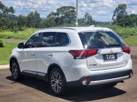 MITSUBISHI Outlander 3.0 V6 24V 4P GT 4X4 AUTOM�TICO, Foto 4