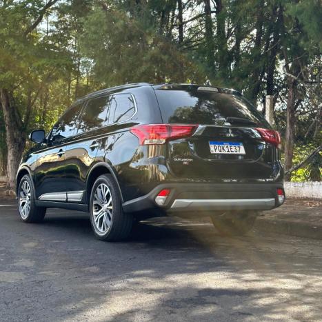 MITSUBISHI Outlander 2.2 16V 4P 4X4 HPE-S AWD DIESEL AUTOM�TICO, Foto 3