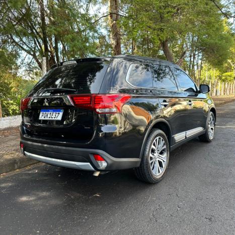 MITSUBISHI Outlander 2.2 16V 4P 4X4 HPE-S AWD DIESEL AUTOM�TICO, Foto 4