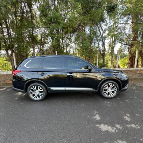 MITSUBISHI Outlander 2.2 16V 4P 4X4 HPE-S AWD DIESEL AUTOM�TICO, Foto 5