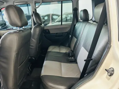 MITSUBISHI Pajero TR4 2.0 16V 4P 4X4 FLEX AUTOMÁTICO, Foto 5 MITSUBISHI Pajero TR4 2.0 16V 4P 4X4 FLEX AUTOMÁTICO, Foto 5