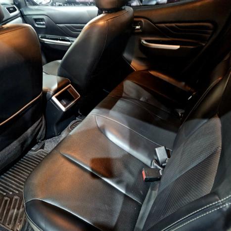 MITSUBISHI Triton 2.4 HPE-S BITURBO DIESEL CABINE DUPLA 4X4 AUTOM�TICO, Foto 9