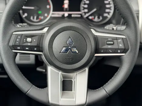 MITSUBISHI Triton 2.4 HPE-S BITURBO DIESEL CABINE DUPLA 4X4 AUTOMÁTICO, Foto 16