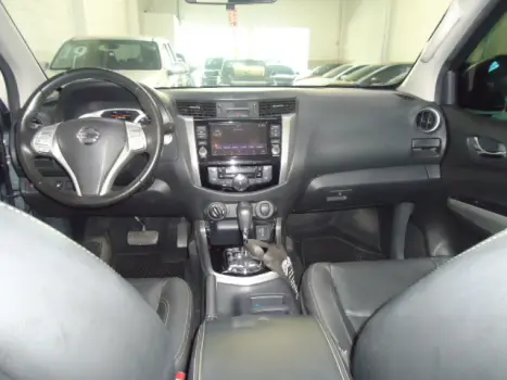 NISSAN Frontier 2.3 16V XE 4X4 CABINE DUPLA BI-TURBO DIESEL AUTOMTICO, Foto 4