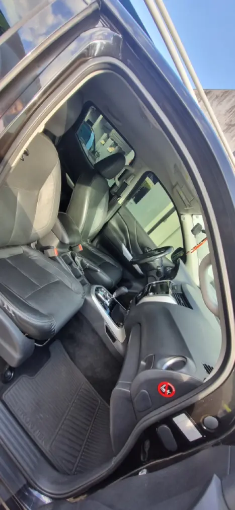 NISSAN Frontier 2.3 16V XE 4X4 CABINE DUPLA BI-TURBO DIESEL AUTOMÁTICO, Foto 7 NISSAN Frontier 2.3 16V XE 4X4 CABINE DUPLA BI-TURBO DIESEL AUTOMÁTICO, Foto 7