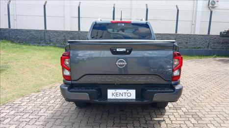 NISSAN Frontier 2.3 16V XE 4X4 CABINE DUPLA BI-TURBO DIESEL AUTOM�TICO, Foto 3