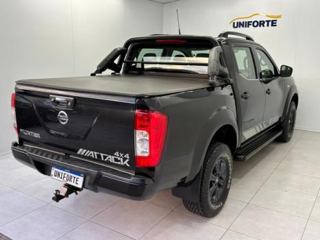 NISSAN Frontier 2.3 ATTACK CABINE DUPLA 4X4 BI-TURBO DIESEL AUTOM�TICO, Foto 4