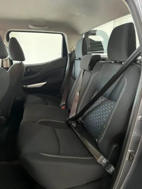NISSAN Frontier 2.3 ATTACK CABINE DUPLA 4X4 BI-TURBO DIESEL AUTOM�TICO, Foto 9
