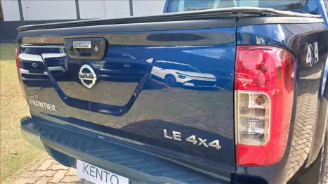 NISSAN Frontier 2.3 16V LE 4X4 CABINE DUPLA BI-TURBO DIESEL AUTOM�TICO, Foto 9