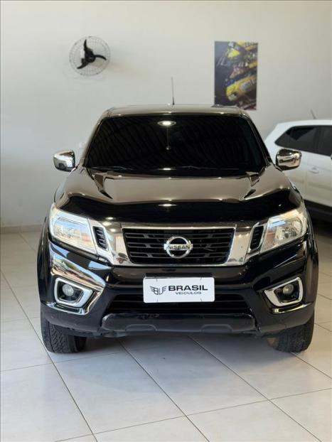 NISSAN Frontier 2.3 16V SE 4X4 CABINE DUPLA BI-TURBO DIESEL AUTOM�TICO, Foto 2