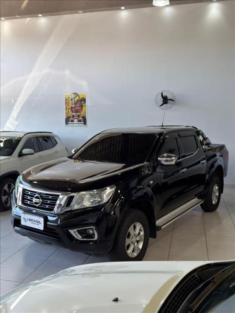 NISSAN Frontier 2.3 16V SE 4X4 CABINE DUPLA BI-TURBO DIESEL AUTOM�TICO, Foto 3
