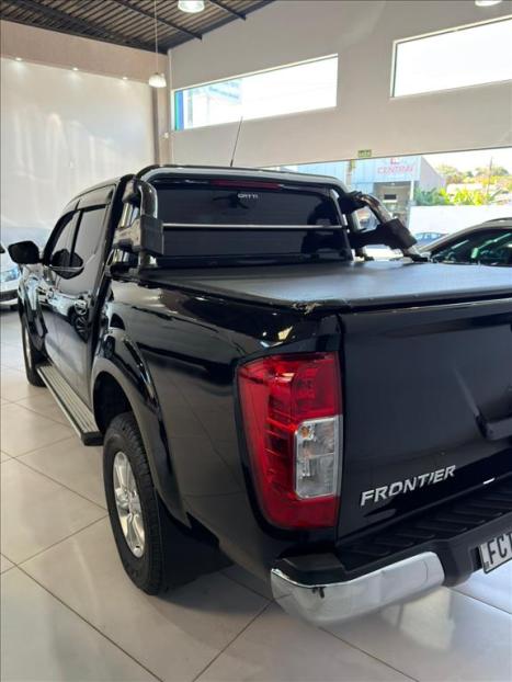 NISSAN Frontier 2.3 16V SE 4X4 CABINE DUPLA BI-TURBO DIESEL AUTOM�TICO, Foto 5