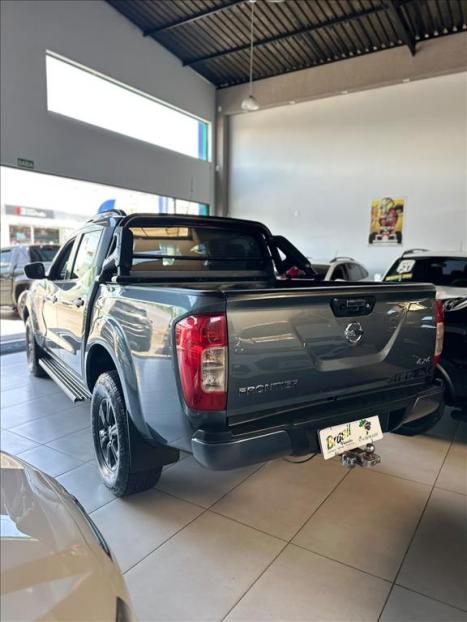 NISSAN Frontier 2.3 ATTACK CABINE DUPLA 4X4 BI-TURBO DIESEL AUTOMÁTICO, Foto 4