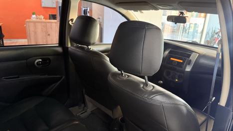 NISSAN Grand Livina 1.8 16V 4P FLEX, Foto 8