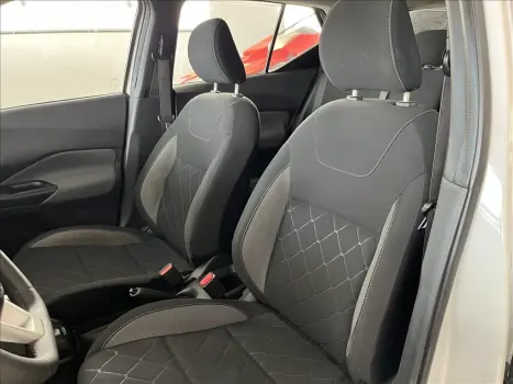 NISSAN Kicks 1.6 16V 4P FLEXSTART S X-TRONIC AUTOMÁTICO CVT, Foto 8 NISSAN Kicks 1.6 16V 4P FLEXSTART S X-TRONIC AUTOMÁTICO CVT, Foto 8