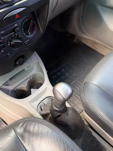 NISSAN Livina 1.6 16V 4P S FLEX, Foto 6