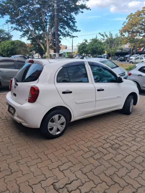 NISSAN March 1.0 12V 4P S FLEX, Foto 3