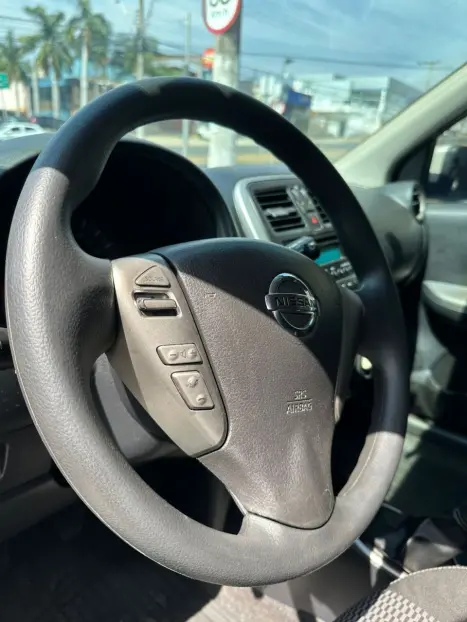 NISSAN March 1.0 16V 4P FLEX, Foto 10