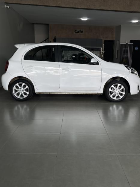 NISSAN March 1.0 16V 4P SV FLEX, Foto 4