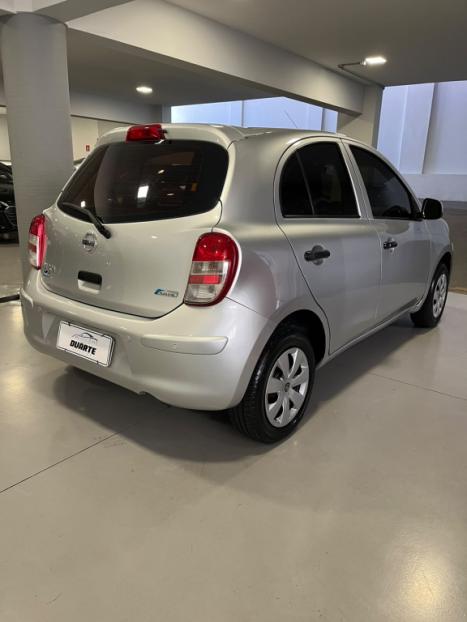 NISSAN March 1.0 16V 4P S FLEX, Foto 4