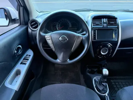 NISSAN March 1.6 16V 4P SL FLEX, Foto 9