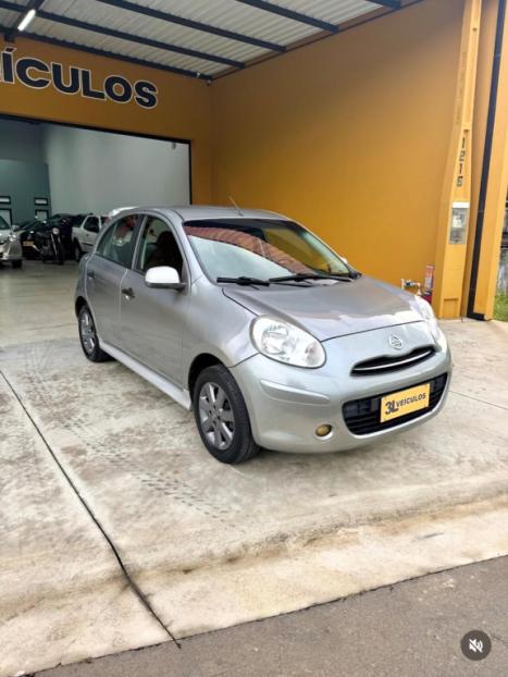 NISSAN March 1.6 16V 4P SR FLEX, Foto 3