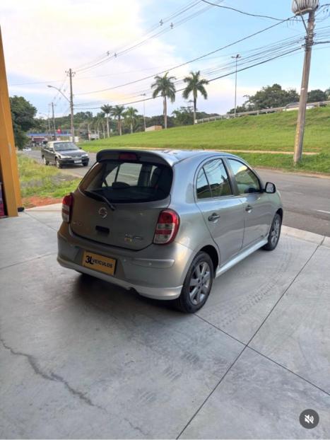 NISSAN March 1.6 16V 4P SR FLEX, Foto 6