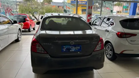 NISSAN Versa Sedan 1.6 16V 4P FLEX SV, Foto 4